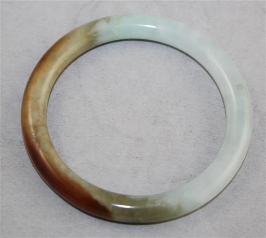 A Chinese jadeite bangle, 7cm
